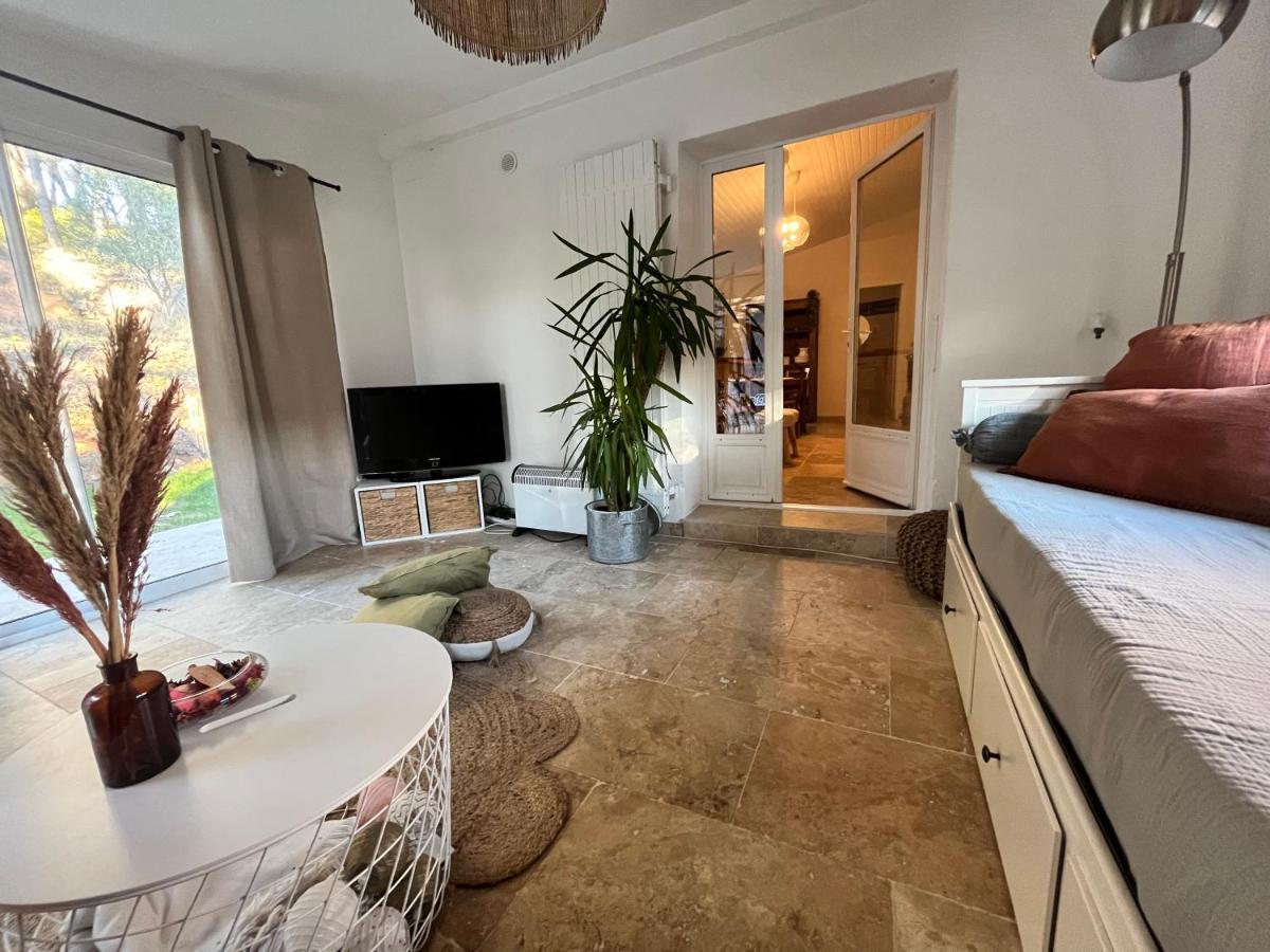 אקס-אן-פרובאנס Maison Provencale Au Calme De La Campagne Avec Jacuzzi מראה חיצוני תמונה