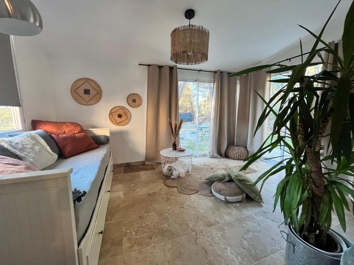 אקס-אן-פרובאנס Maison Provencale Au Calme De La Campagne Avec Jacuzzi מראה חיצוני תמונה