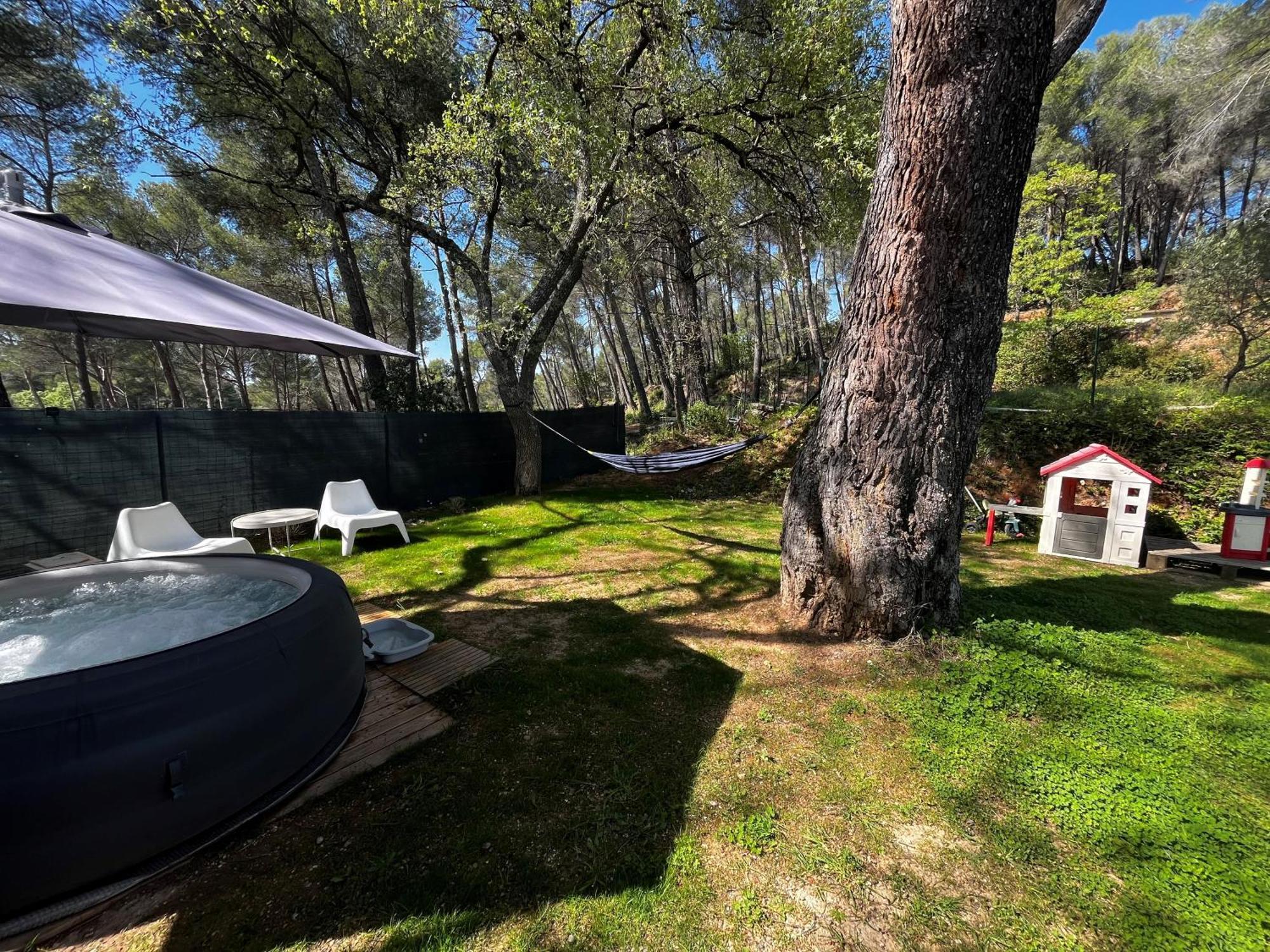 אקס-אן-פרובאנס Maison Provencale Au Calme De La Campagne Avec Jacuzzi מראה חיצוני תמונה