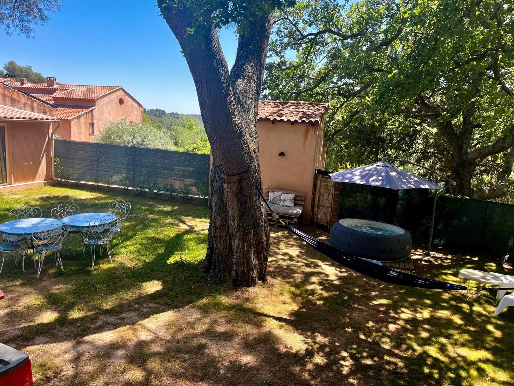 אקס-אן-פרובאנס Maison Provencale Au Calme De La Campagne Avec Jacuzzi מראה חיצוני תמונה